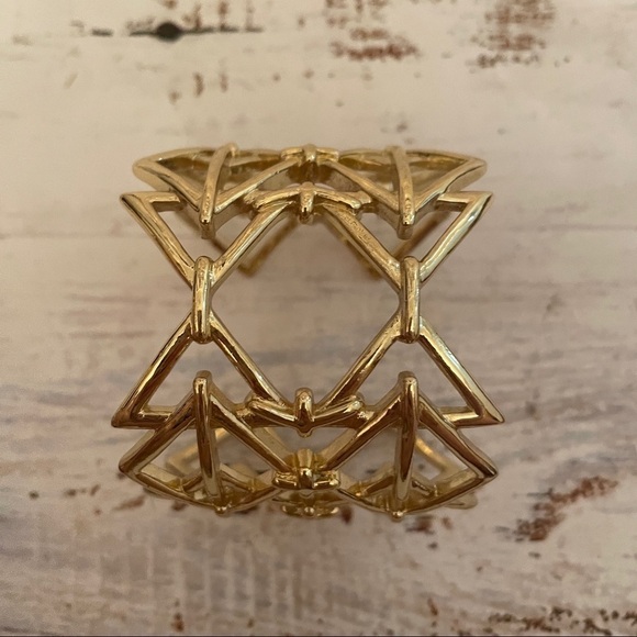 Jewelmint Cuff Gold Bracelet Jewelry Unique Stunning Design Like New - Picture 5 of 9